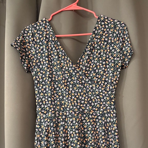 Floral V-Neck Dress - Picture 6 of 7